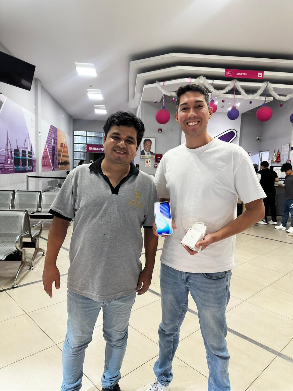 Cristhian Falconi, cliente de ServiMovil