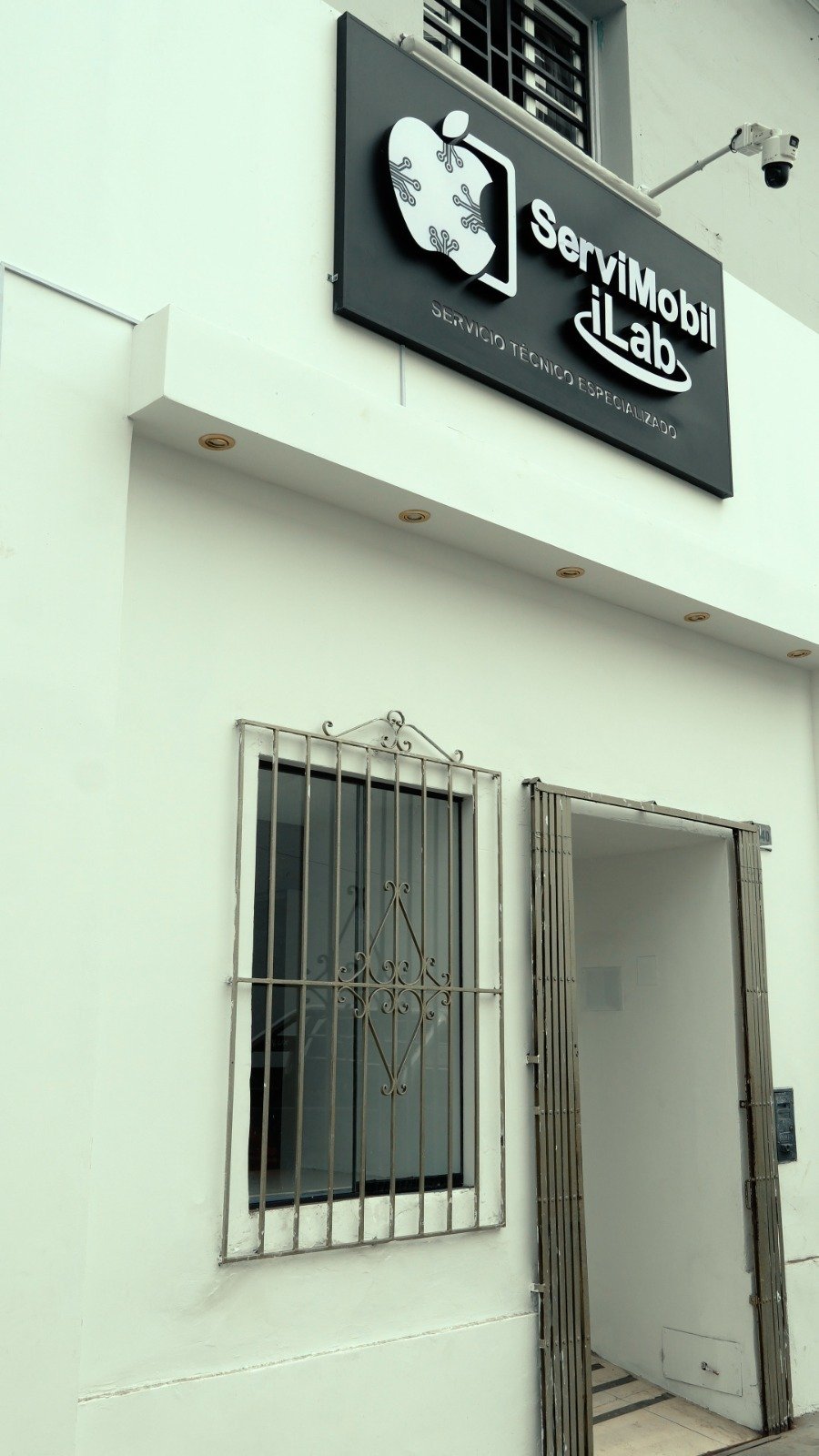 Fachada de ServiMovil Lab en Jr. Junín 440